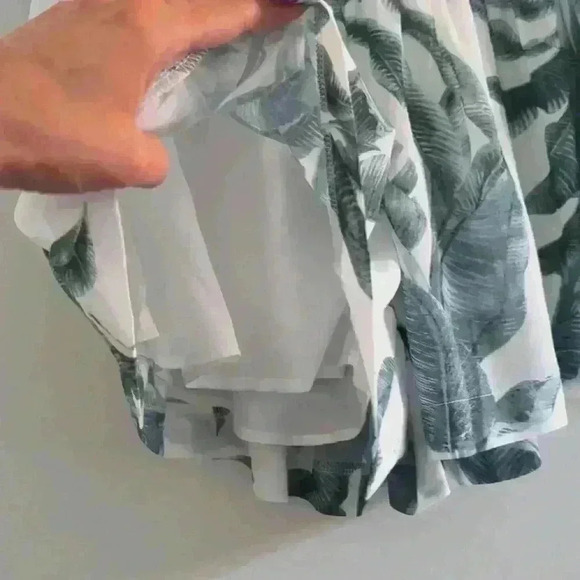 AMAZON | Women's White/Green Topical High Waisted Smocked Shorts - Picture 2 of 4